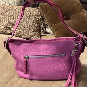 Barbie pink!!! Vintage Y2K COACH Vintage Pink Leather Shoulder Bag